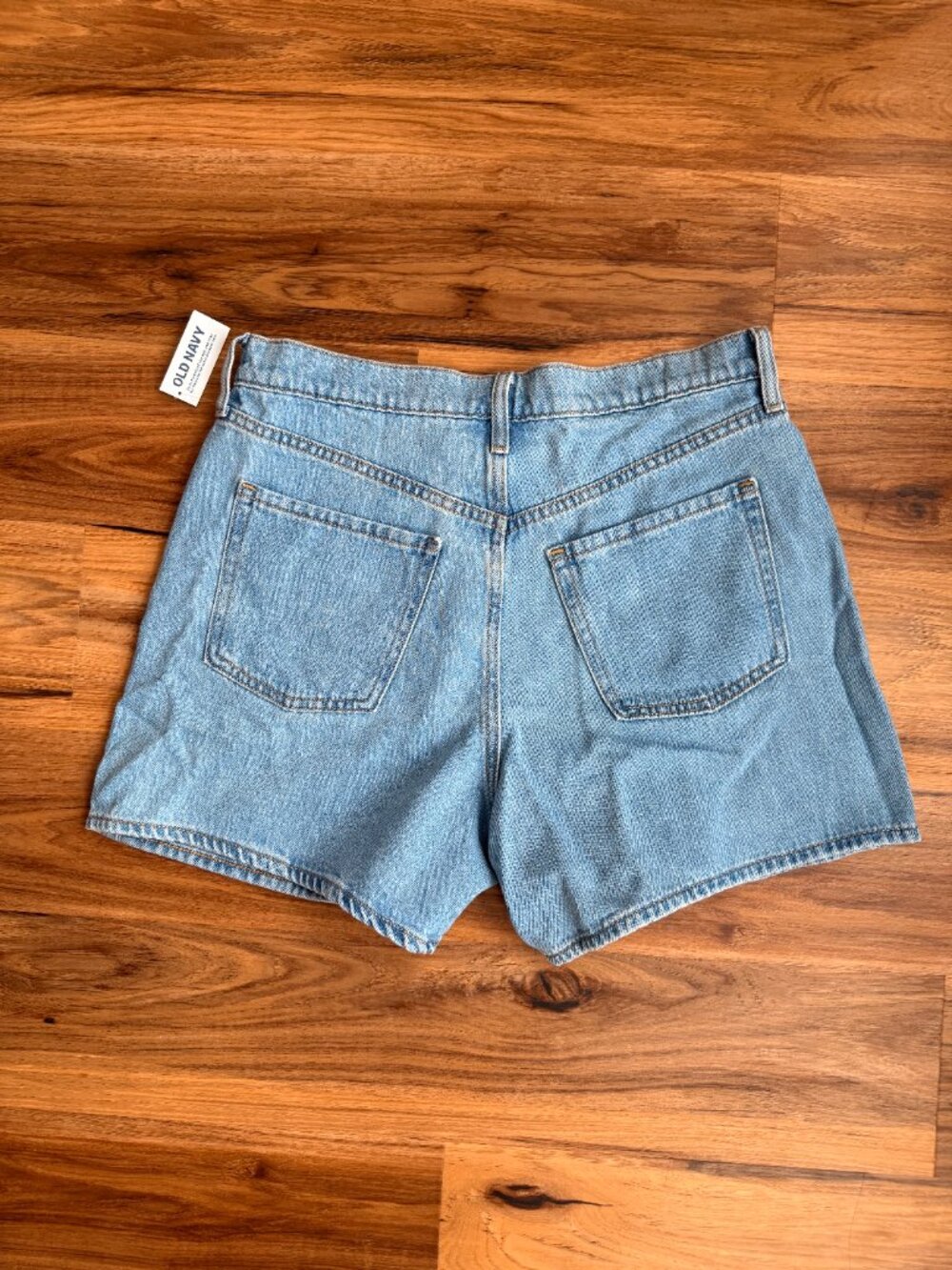 Old Navy High Rise Baggy Jean Shorts NWT - Picture 2 of 5